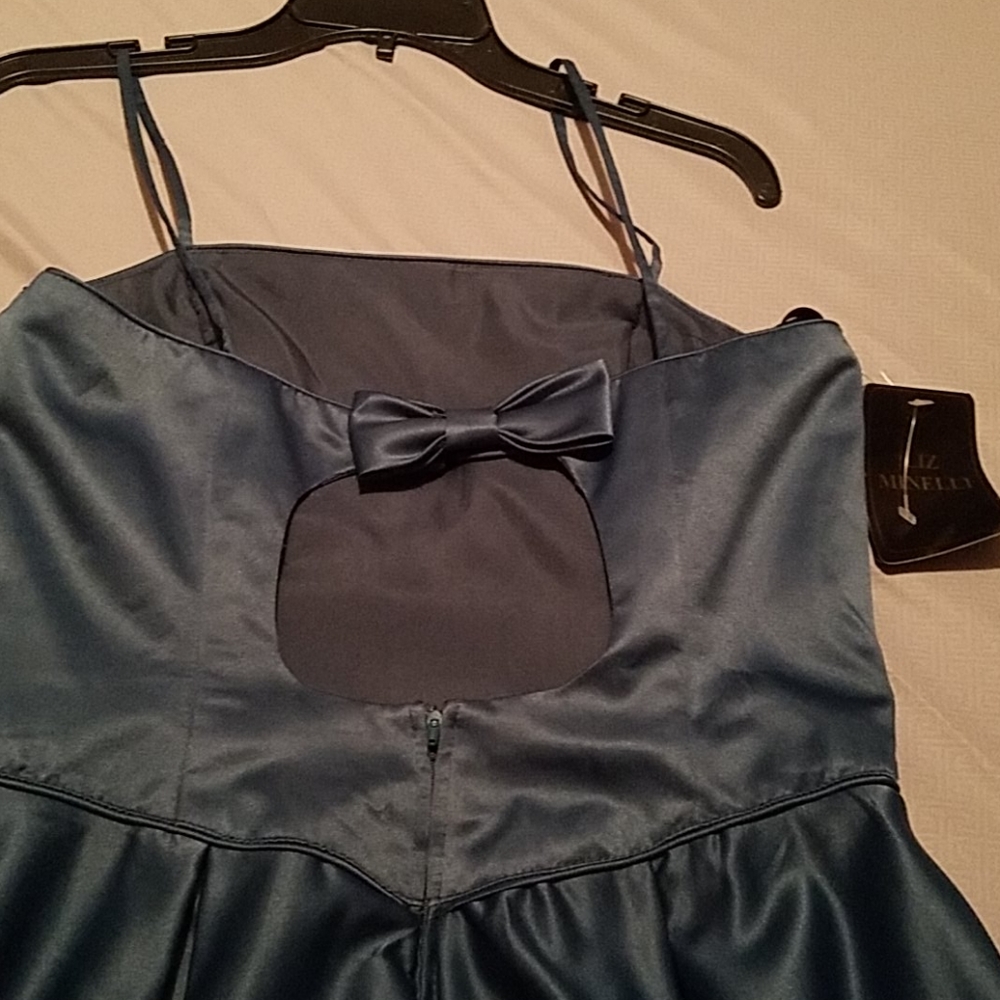 Dress - Picture 3 of 12